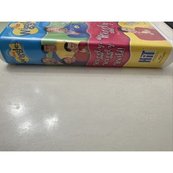 VTG The Wiggles Wiggly, Wiggly World VHS Hard Plastic Clamshell Mm72 - Picture 3 of 5